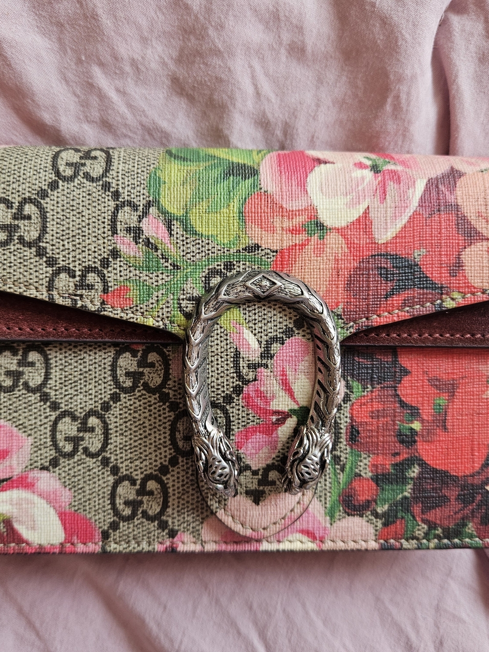 Gucci Floral Printed Canvas Shoulder Bag in Multicolor